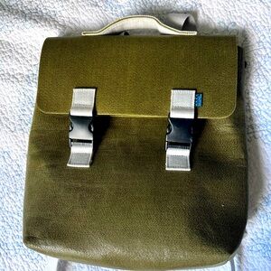 Mad Rabbit Kicking Tiger MRKT Backpack green